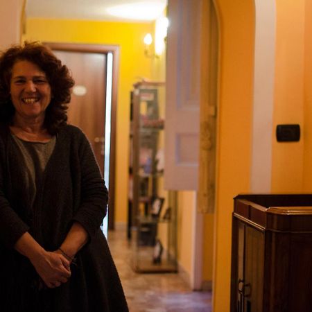 مبيت وإفطار نابولي A Casa Di Mamma المظهر الخارجي الصورة