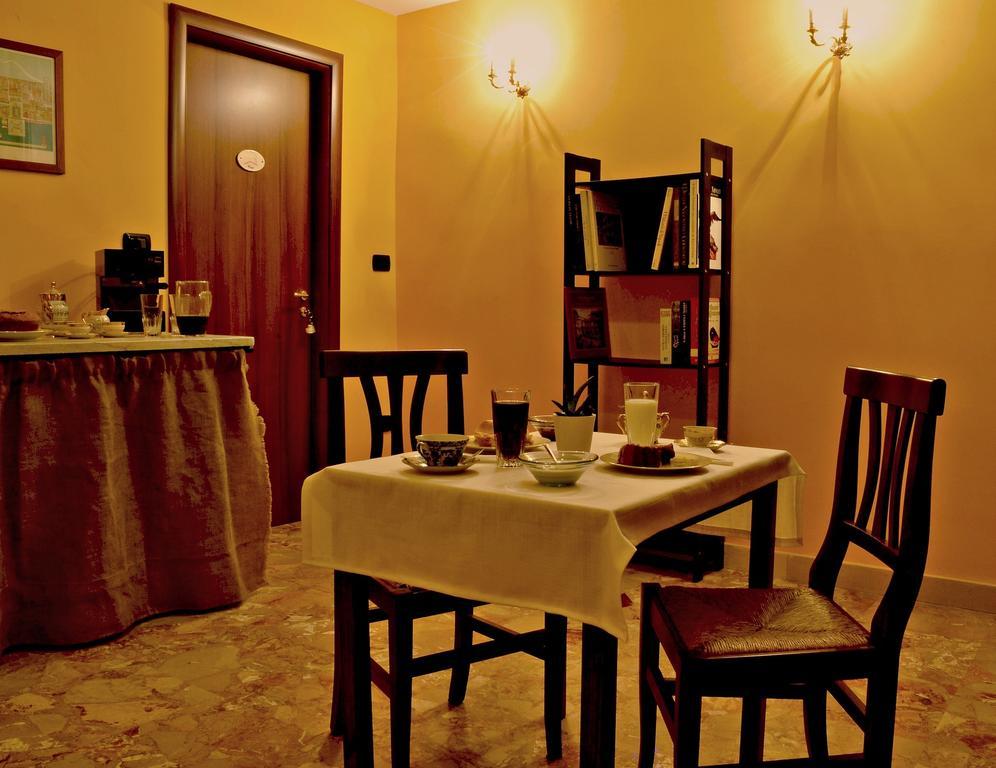 مبيت وإفطار نابولي A Casa Di Mamma المظهر الخارجي الصورة
