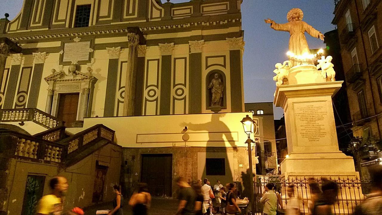 مبيت وإفطار نابولي A Casa Di Mamma المظهر الخارجي الصورة
